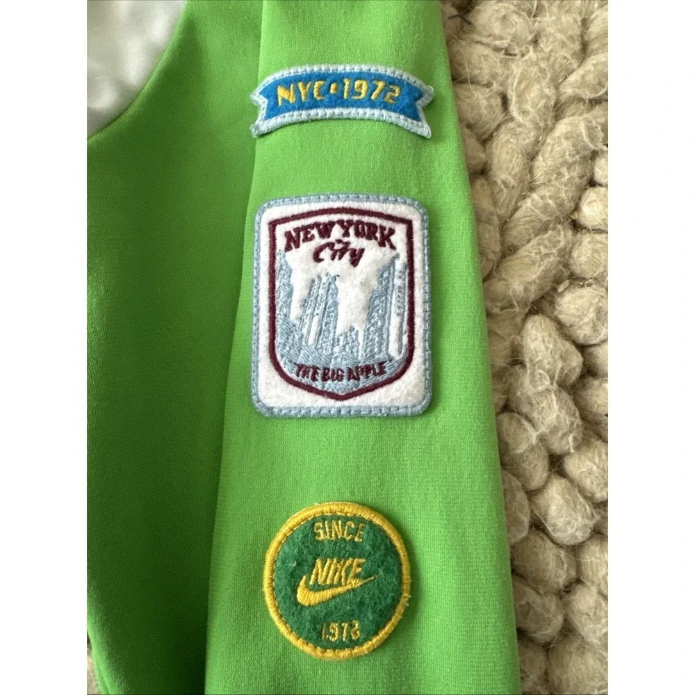 Nike Kids 16-18 XL Vintage Looking Track Jacket Green And White‎ Full Zip